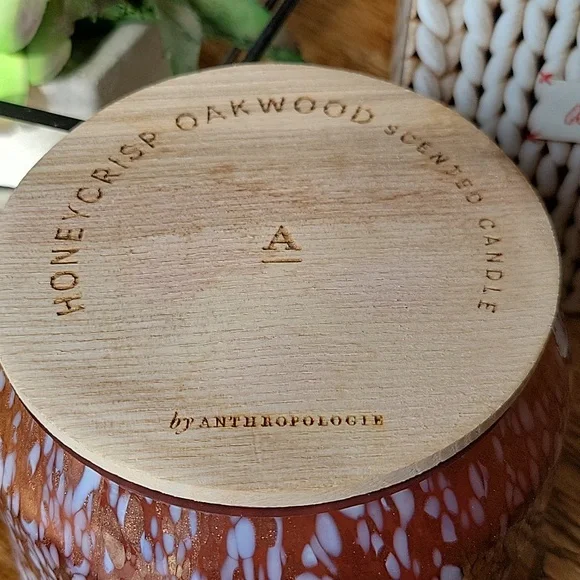 Fruity Honeycrisp Oakwood Glass Jar Candle - Picture 3 of 11